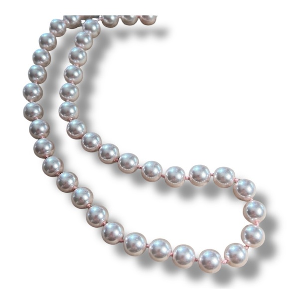 ICING light light barely pink string of faux pearl necklace 8-10” - Picture 10 of 10